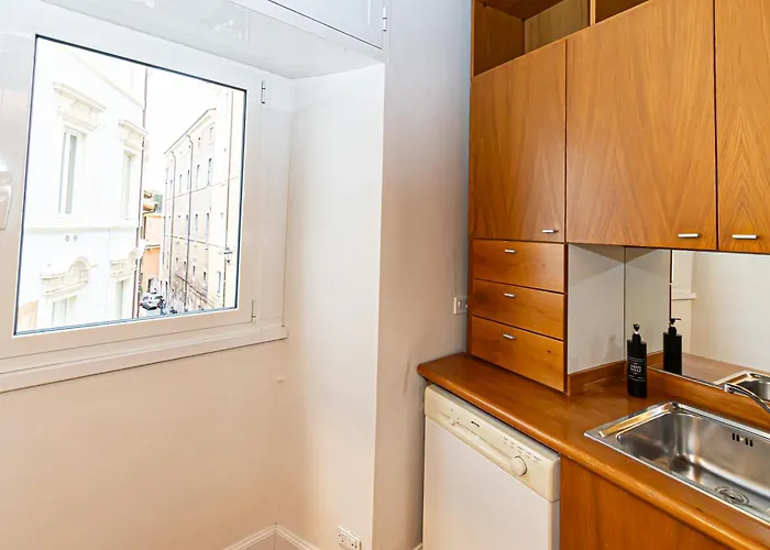 Kori Maison Fontana Di Trevi Apartment *